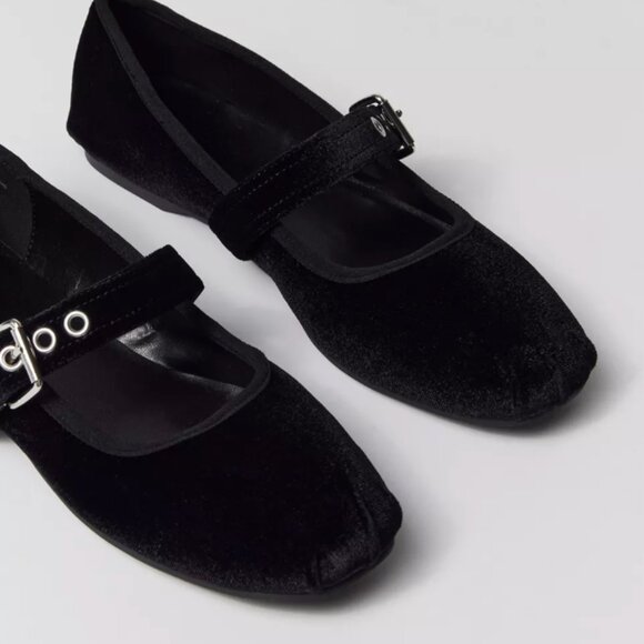 UO Sammy Grommet Strap Ballet Flat - Picture 6 of 11